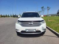 Toyota Highlander 2013 года за 15 600 000 тг. в Астана