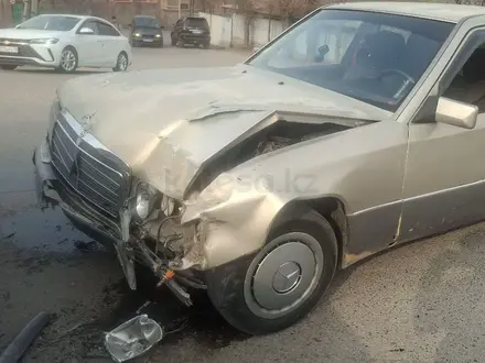 Mercedes-Benz E 230 1991 года за 500 000 тг. в Алматы – фото 2