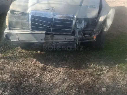 Mercedes-Benz E 230 1991 года за 500 000 тг. в Алматы