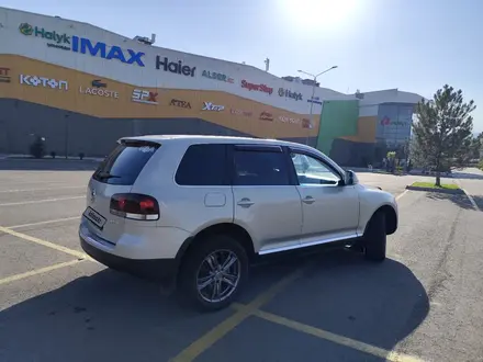 Volkswagen Touareg 2007 года за 5 000 000 тг. в Алматы – фото 3