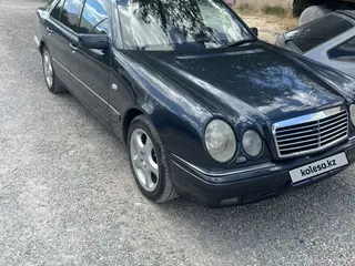 Mercedes-Benz E 280