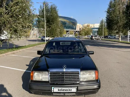 Mercedes-Benz E 220 1993 года за 2 500 000 тг. в Алматы – фото 2