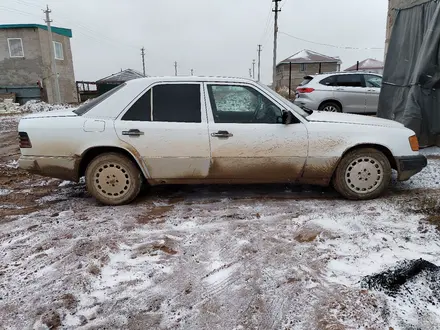 Mercedes-Benz E 300 1990 года за 1 000 000 тг. в Астана – фото 4