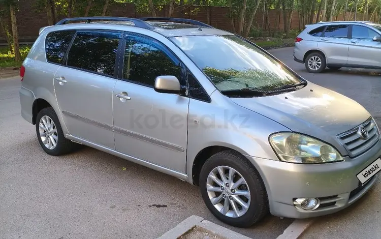 Toyota Avensis Verso 2003 года за 5 500 000 тг. в Астана