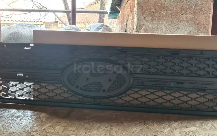 Решетка радиатора Hyundai HD EX за 17 000 тг. в Алматы