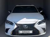 Lexus ES 250 2023 года за 31 000 000 тг. в Актау