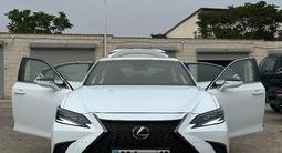 Lexus ES 250 2023 года за 29 000 000 тг. в Актау