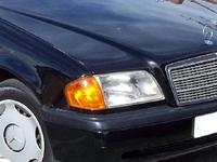 Стекло фары фонари Mercedes — BENZ W202 за 4 500 тг. в Актобе