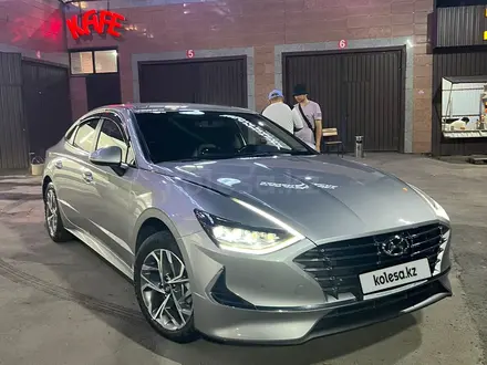 Hyundai Sonata 2022 года за 11 700 000 тг. в Алматы – фото 6