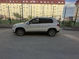 Volkswagen Tiguan 2012 года за 3 500 000 тг. в Атырау – фото 4