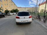Volkswagen Tiguan 2012 года за 3 500 000 тг. в Атырау – фото 5