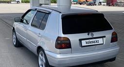 Volkswagen Golf 1995 года за 1 850 000 тг. в Алматы – фото 5