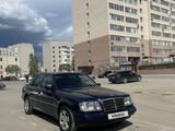 Mercedes-Benz E 220 1995 годаүшін1 850 000 тг. в Астана – фото 2
