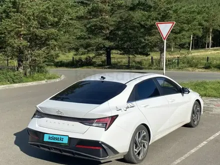 Hyundai Elantra 2024 года за 7 900 000 тг. в Астана – фото 2