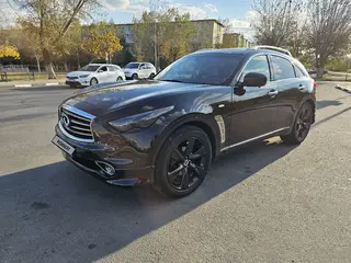 Infiniti FX35, 2009