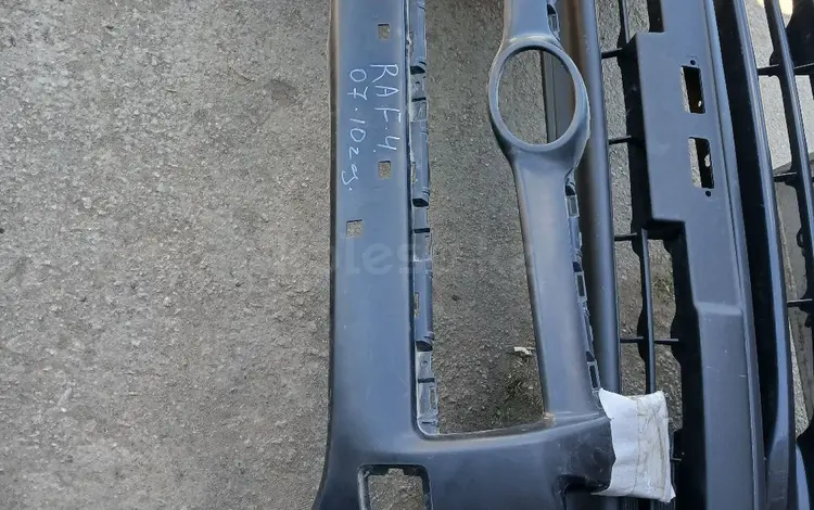 Бампер передний тайота Раф4 2008год. за 20 000 тг. в Астана