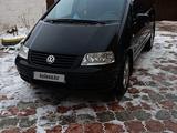 Volkswagen Sharan 2002 года за 3 800 000 тг. в Караганда