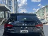 Hyundai Santa Fe 2017 годаүшін7 350 000 тг. в Уральск – фото 4