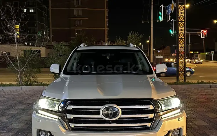 Toyota Land Cruiser 2017 годаfor35 600 000 тг. в Атырау