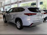 Toyota Highlander Prestige 2025 года за 28 250 000 тг. в Алматы – фото 4