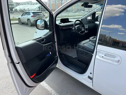 Hyundai Staria 2022 года за 19 200 000 тг. в Астана – фото 20