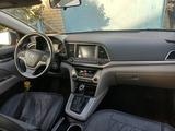 Hyundai Elantra 2018 годаfor4 500 000 тг. в Актобе – фото 5