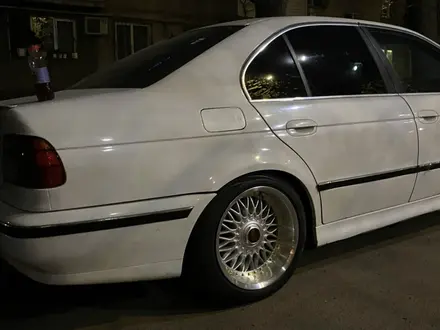 BMW 528 1997 года за 2 450 000 тг. в Алматы – фото 8