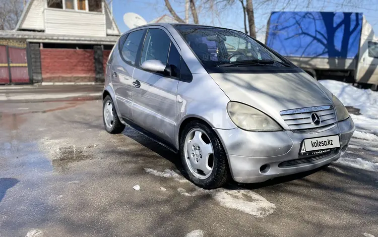 Mercedes-Benz A 190 1999 годаүшін2 800 000 тг. в Алматы