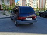 Toyota Previa 1998 года за 2 000 000 тг. в Шымкент – фото 2