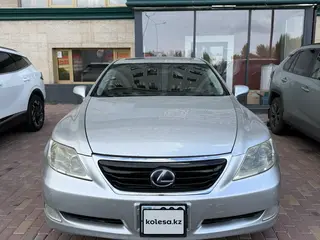 Lexus LS 460