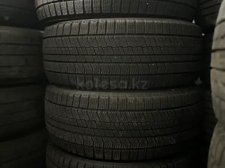 Шины Bridgestone 225/50/17 зима диски R17 5x114 за 11 777 тг. в Уральск