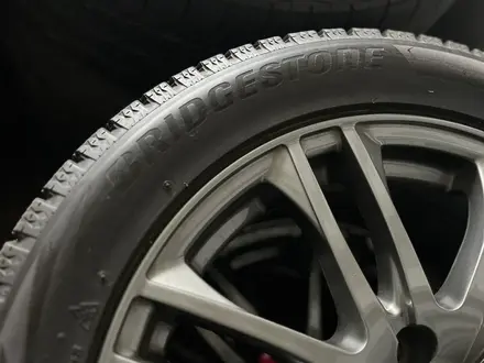Шины Bridgestone 225/50/17 зима диски R17 5x114 за 11 777 тг. в Уральск – фото 3