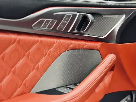 BMW M8 2021 года за 56 000 000 тг. в Алматы – фото 13