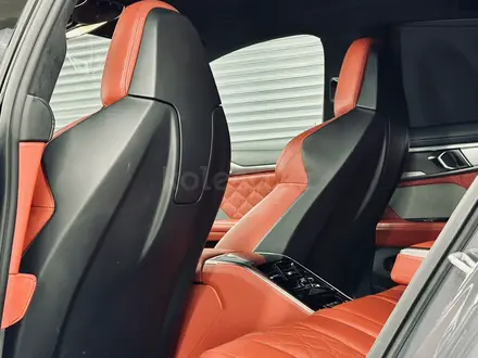 BMW M8 2021 года за 56 000 000 тг. в Алматы – фото 16