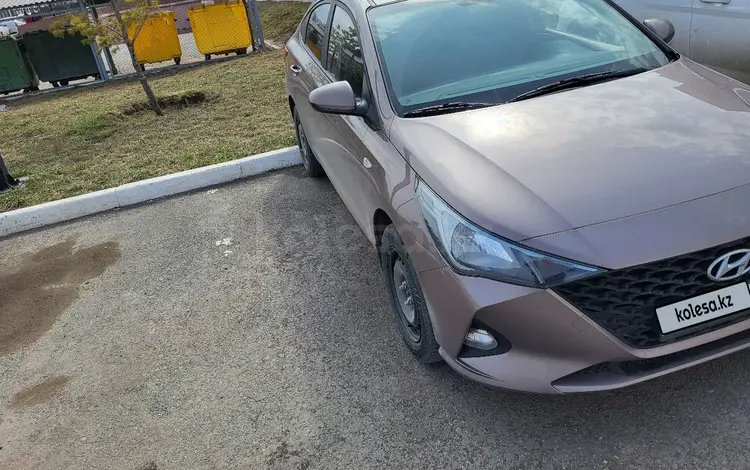 Hyundai Solaris 2021 года за 7 956 096 тг. в Астана