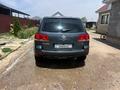 Volkswagen Touareg 2005 года за 3 600 000 тг. в Алматы – фото 5