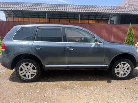 Volkswagen Touareg 2005 года за 3 600 000 тг. в Алматы – фото 7