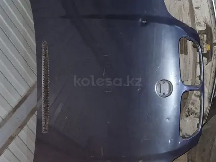 Капот за 25 000 тг. в Караганда