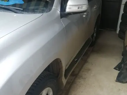 Toyota Land Cruiser Prado 2012 года за 14 500 000 тг. в Актобе – фото 4