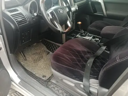 Toyota Land Cruiser Prado 2012 года за 14 500 000 тг. в Актобе – фото 9
