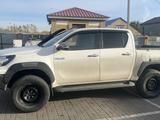 Toyota Hilux 2017 года за 13 900 000 тг. в Актобе