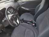 Hyundai Solaris 2015 года за 3 500 000 тг. в Актобе – фото 4