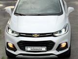 Chevrolet Tracker 2020 года за 7 500 000 тг. в Алматы – фото 4