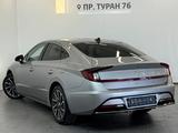 Hyundai Sonata Luxe 2020 года за 9 900 000 тг. в Астана – фото 2