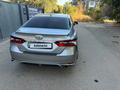 Toyota Camry 2021 года за 12 500 000 тг. в Актобе – фото 3