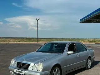 Mercedes-Benz E 320