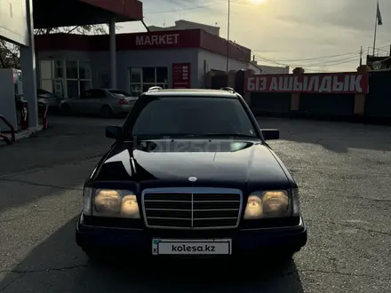 Mercedes-Benz E 220 1994 года за 3 500 000 тг. в Кызылорда