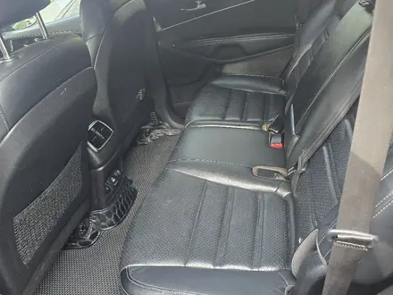 Kia Sorento 2017 года за 10 500 000 тг. в Алматы – фото 2