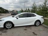 Toyota Camry 2023 года за 15 900 000 тг. в Алматы – фото 4