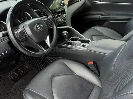 Toyota Camry 2023 года за 14 250 000 тг. в Алматы – фото 5